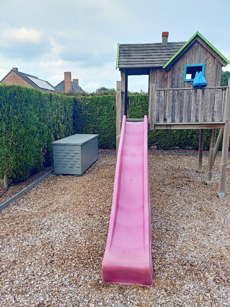 Houten speelhuis met glijbaan, Kinderen en Baby's, Speelgoed | Buiten | Speelhuisjes, Ophalen, Gebruikt, Hout