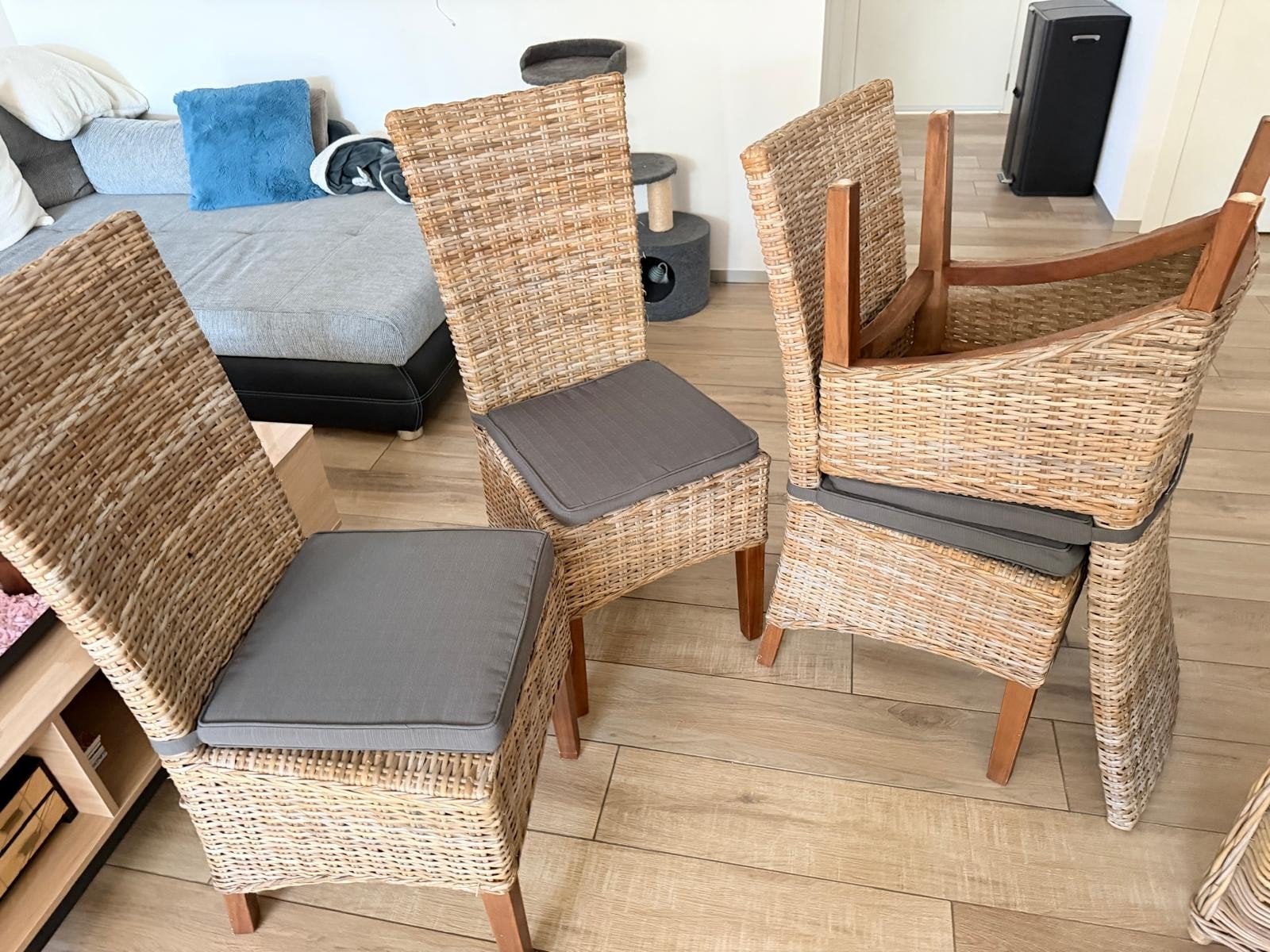 4 Rieten stoelen, Ophalen