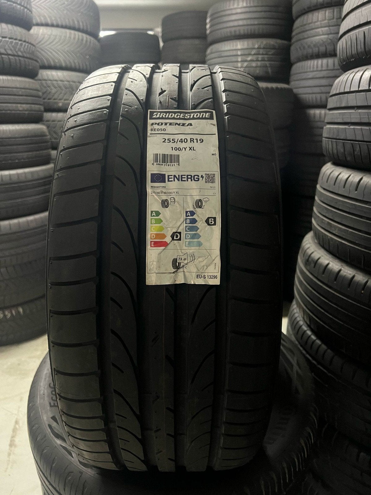 25540r19 255 40 r19 255/40/19 Bridgeston Nouveau avec montag