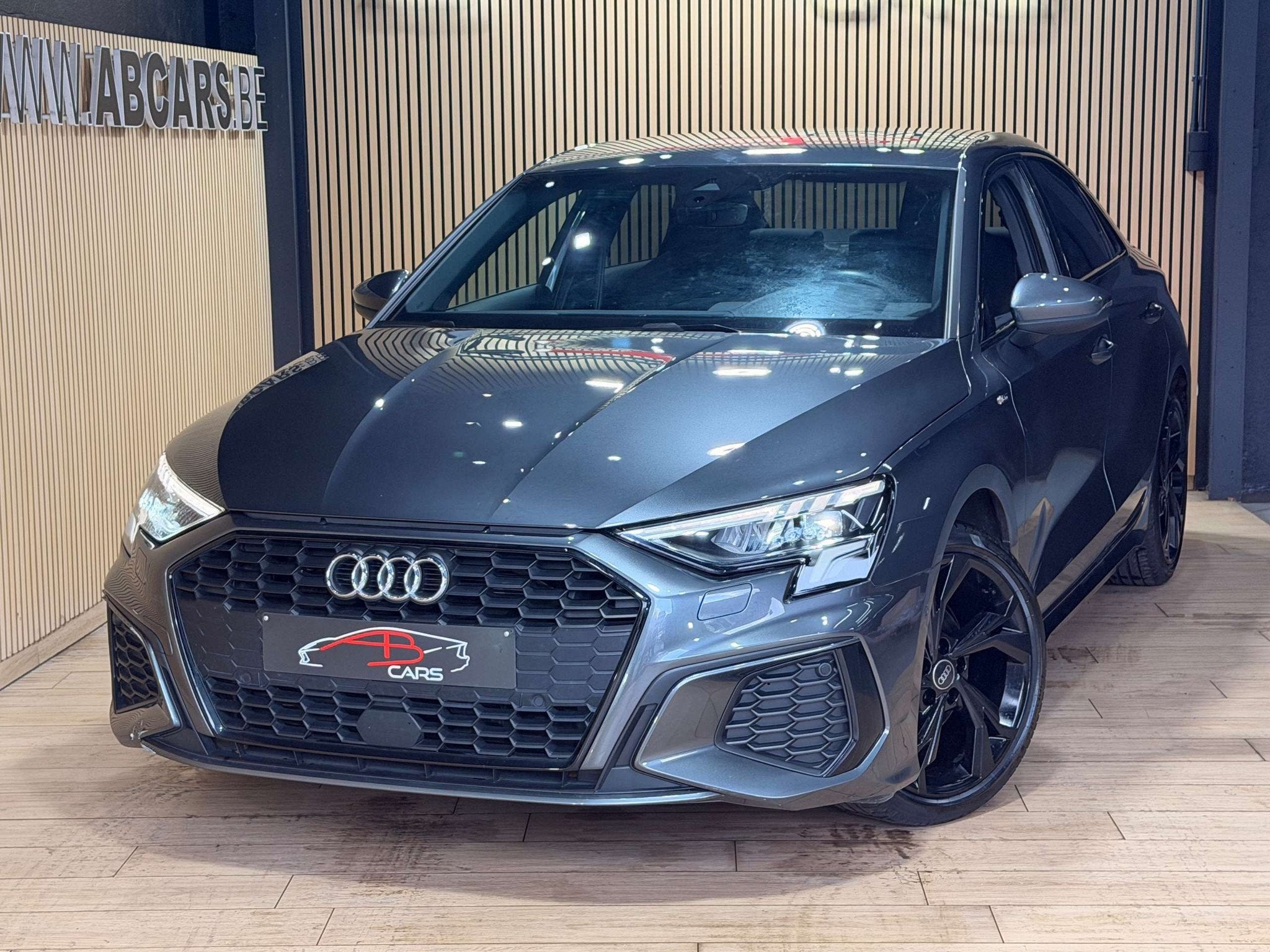 Audi A3 30 TFSI * LIMOUSINE - SEDAN * S LINE / S TRONIC * GA, Cuir, Argent ou Gris, Entreprise, Noir