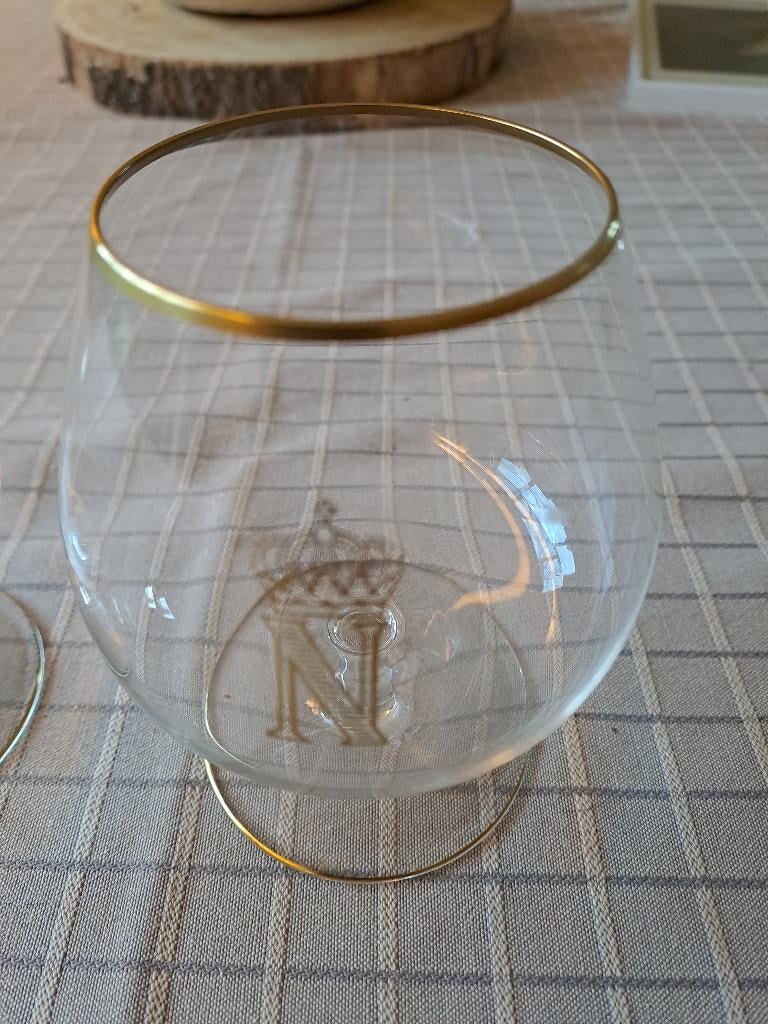 10 cognac glazen met Napoleon insigne, Ophalen