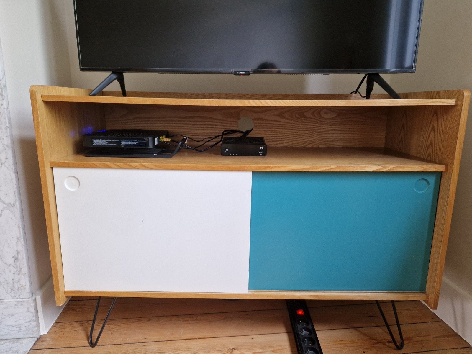 Tv-kast maison du monde, Ophalen