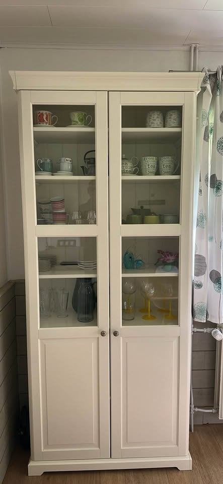 Mooie Ikea vitrinekast wit 2m hoog  x 90 cm breed, Huis en Inrichting, Ophalen, 50 tot 100 cm, Zo goed als nieuw, 150 tot 200 cm