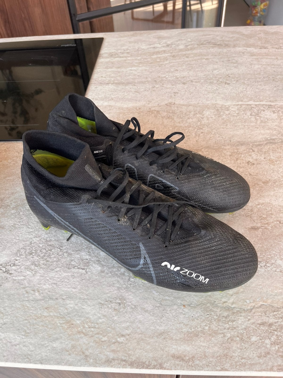 Voetbalschoenen 2x gedragen, Ophalen, Zo goed als nieuw