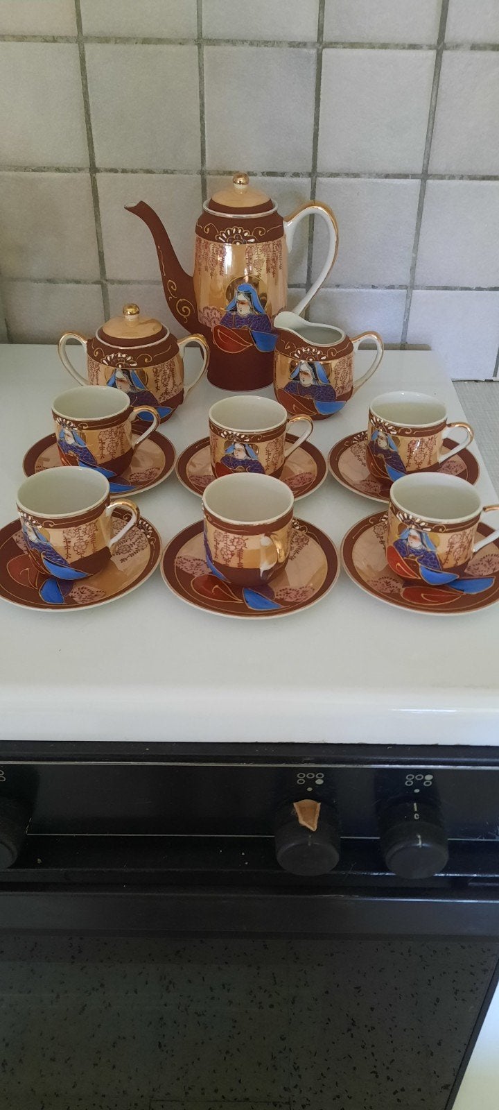 Japans servies 15 delig, Ophalen