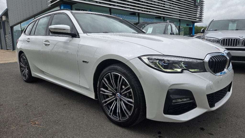 BMW 330 eA TOURING M SPORT X DRIVE, Automaat, 4 cilinders, Wit, Leder