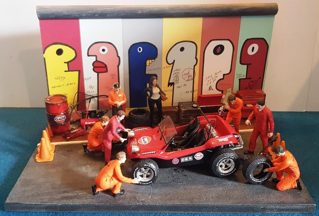 Un très beau diorama « Racing in Berlin » à l'échelle 1/18, Hobby & Loisirs créatifs, Envoi, Neuf, Voiture, Solido