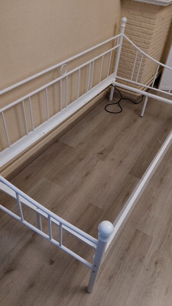 Metalen bed wit, Huis en Inrichting, Ophalen, 90 cm, Eenpersoons, Wit