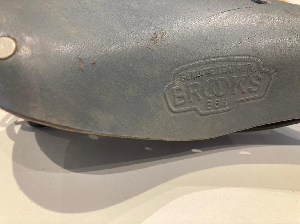 Authentiek vintage fietszadel Brooks grijs, Fietsen en Brommers, Fietsonderdelen, Zo goed als nieuw, Zadel, Leer, Ophalen of Verzenden