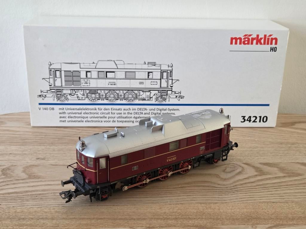 Marklin 34210 Diesel locomotief V140 van de DB, Neuf, Enlèvement ou Envoi, Courant alternatif, Locomotive