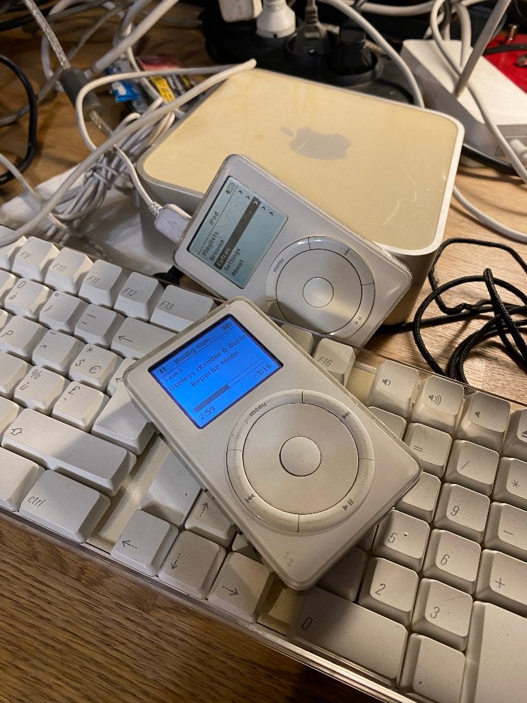 Apple iPod Classic M8541 5GB 1ste generatie 2STUKS WERKEND, Audio, Tv en Foto, Gebruikt, Ophalen of Verzenden, 2 tot 10 GB, Overige kleuren