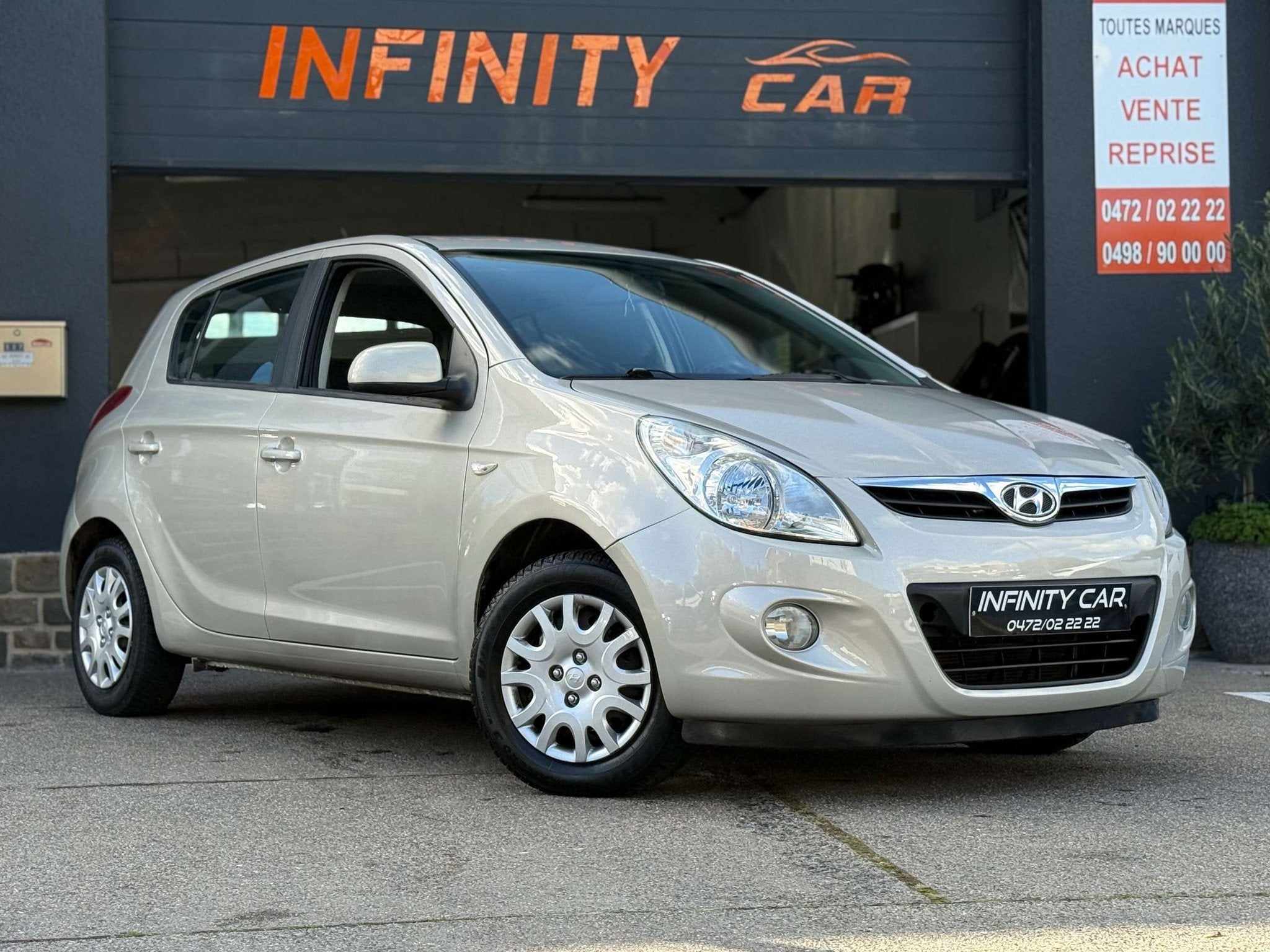 Hyundai i20 i20 1.4i Lounge (bj 2010, automaat), Auto's, Euro 5, Stof, Gebruikt, 4 cilinders