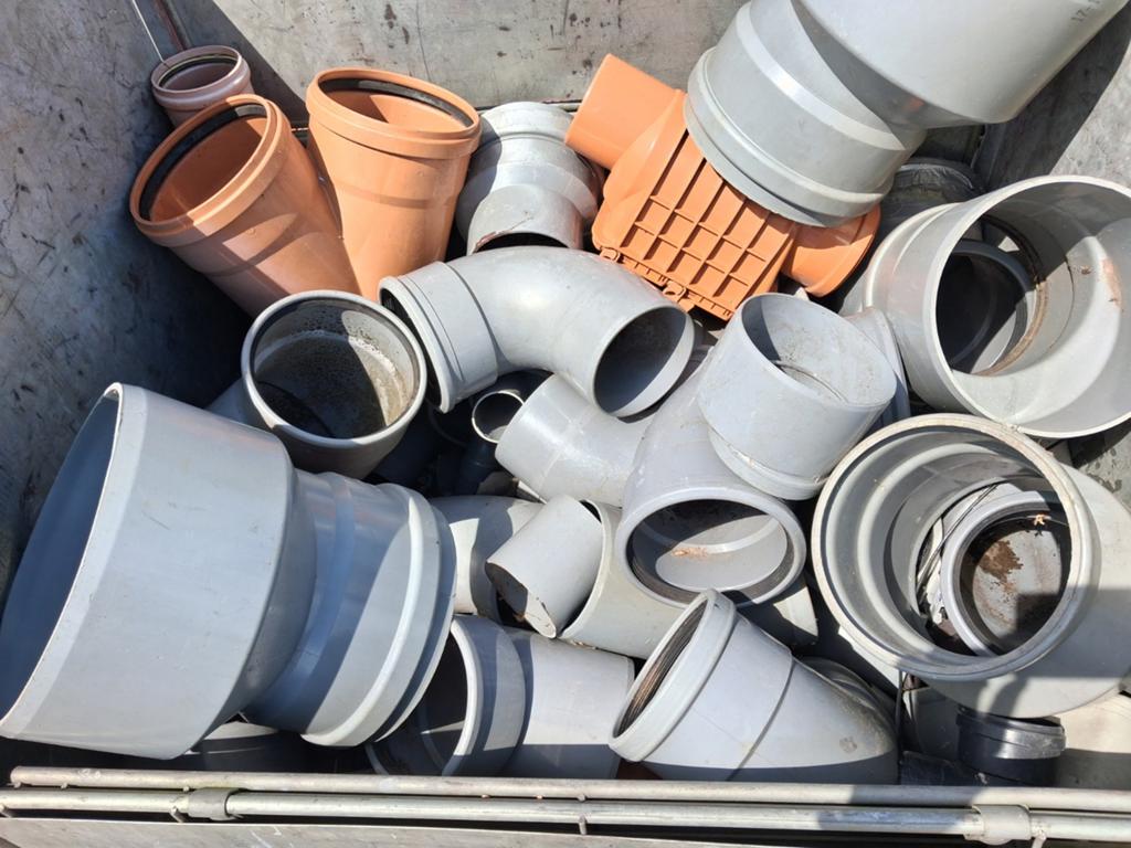 Pvc hulpstukken, Enlèvement, PVC