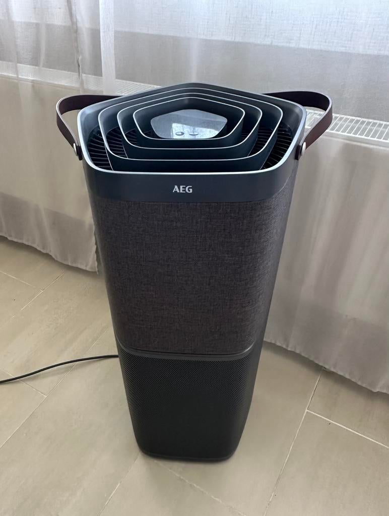 Purificateur d’air AEG - wifi, Electroménager, Enlèvement, Comme neuf
