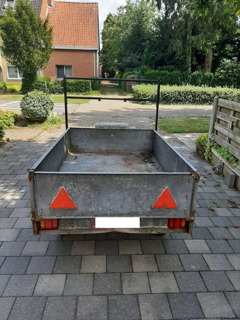 Aanhangwagen, Enlèvement, Utilisé