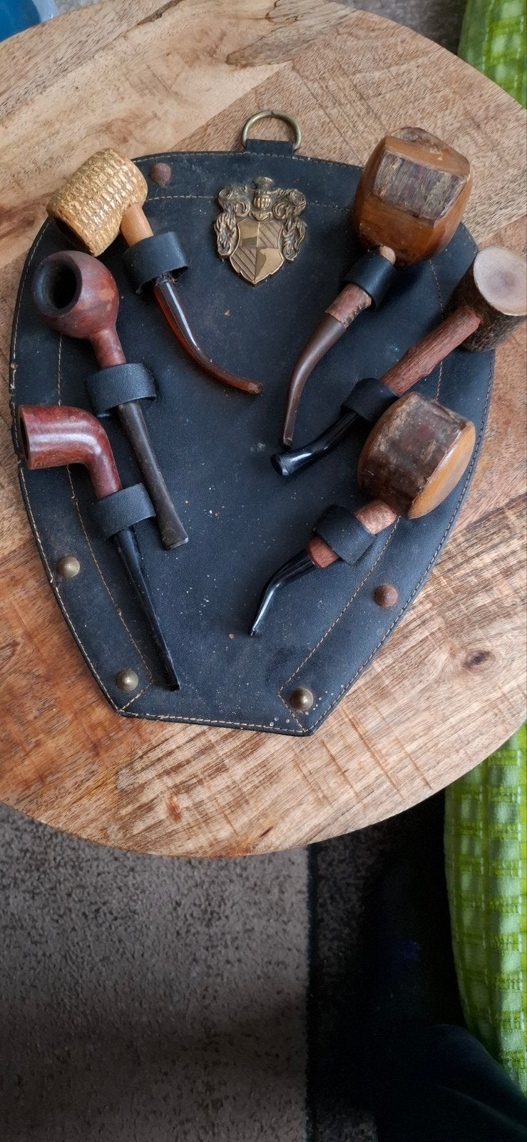 6 pijpen in soort wapenschild houder, Antiek en Kunst, Ophalen