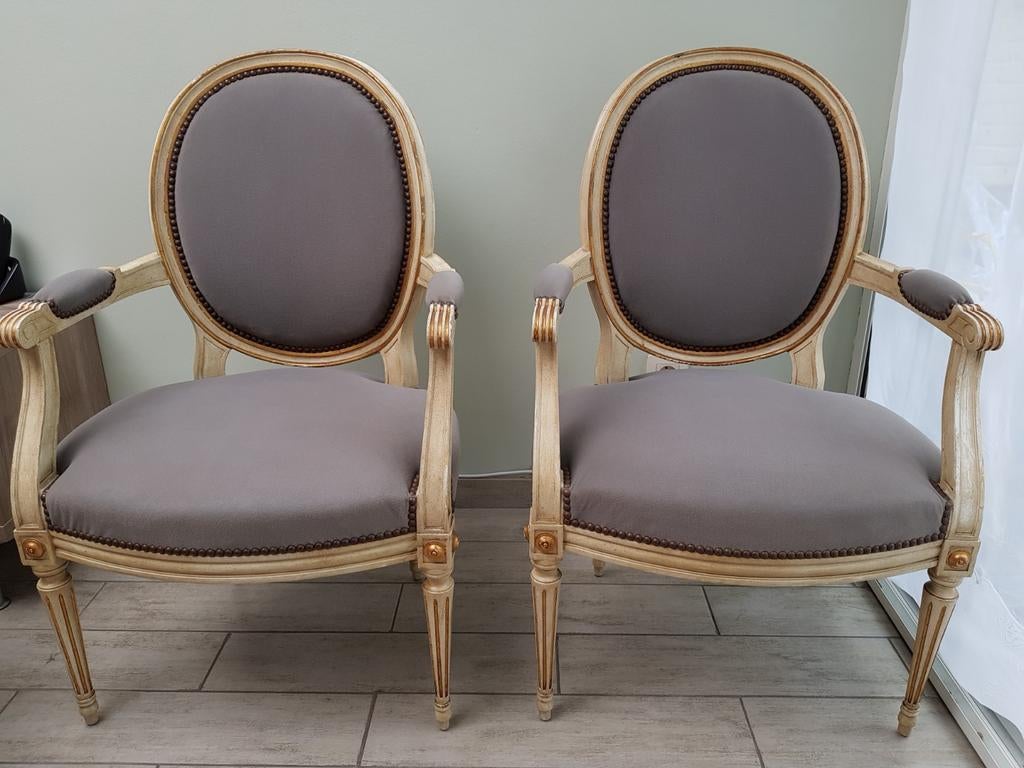 Fauteuil louis-seize, Enlèvement