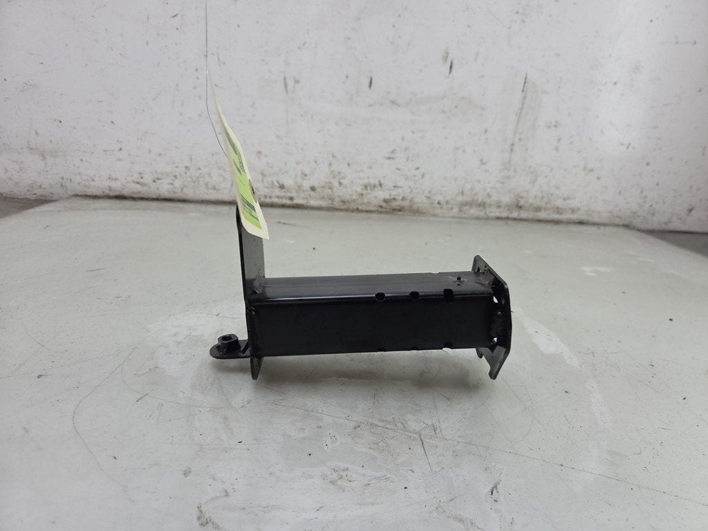SUPPORT PARE-CHOCS AVANT DROIT Yaris Cross (PB1 / PJ1), Autos : Pièces & Accessoires, Suspension & Châssis, Toyota, Utilisé