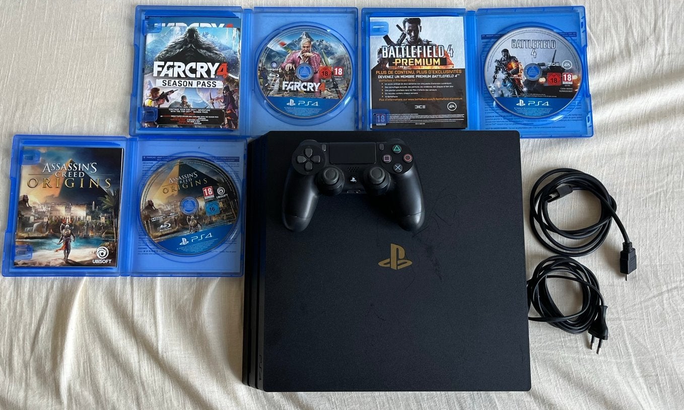PS4 Pro 1TB – Originele controller + 3 games, Games en Spelcomputers, Ophalen, Met games, Zo goed als nieuw, 1 TB