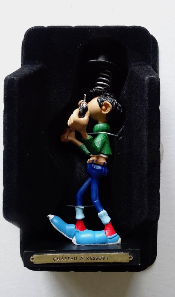 Figurine Gaston Lagaffe le chapeau à ressort, Collections, Personnages de BD, Enlèvement, Gaston ou Spirou, Comme neuf, Statue ou Figurine