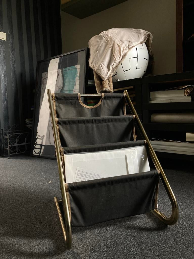 Krantenrekje, Huis en Inrichting, Woonaccessoires | Krantenbakken en Lectuurbakken, Ophalen, Gebruikt