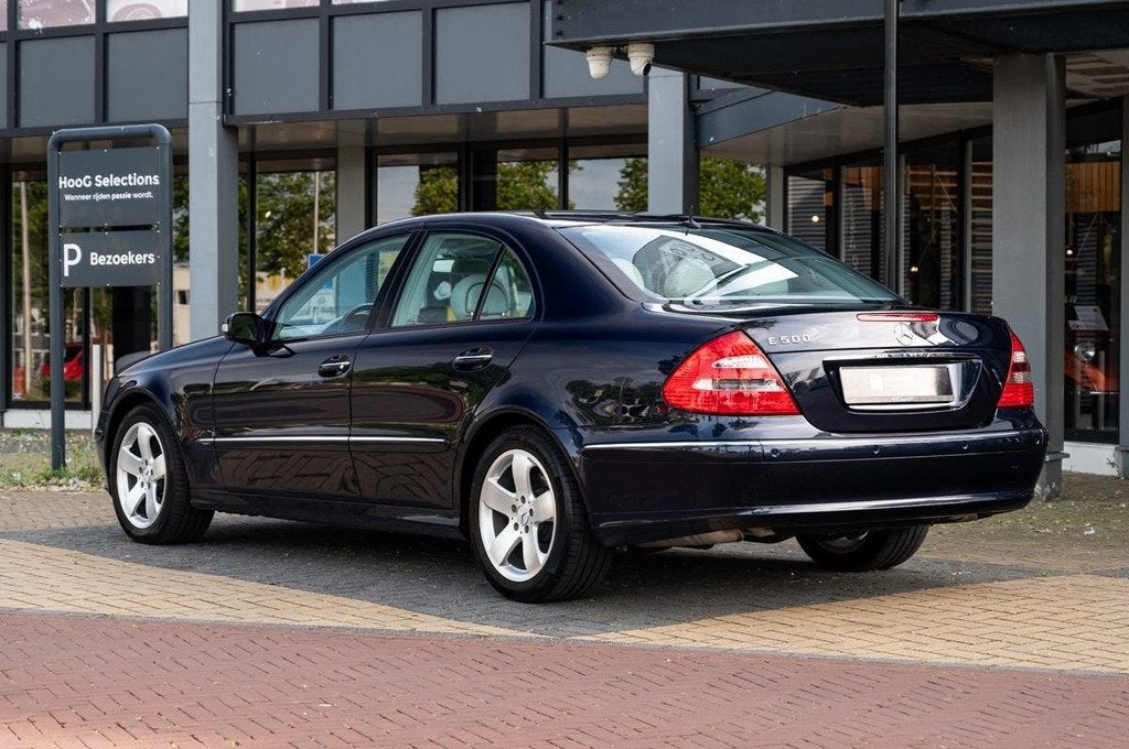 Mercedes-Benz E-Klasse E500 Avantgarde W211 (bj 2003), Auto's, Mercedes-Benz, 4 deurs, Gebruikt, Blauw, Leder