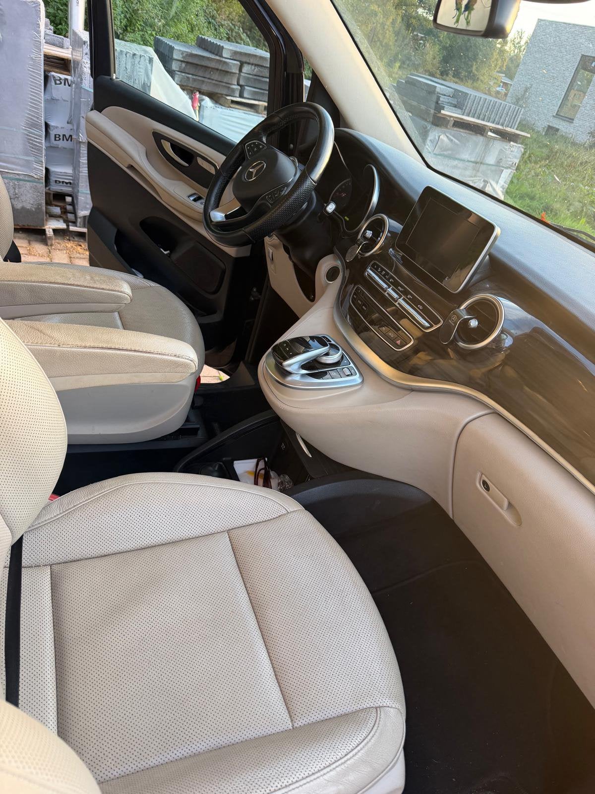 Mercedes V250. Lichte vracht. 5pl. 150d km, Auto's, Automaat, Beige, Zwart, 5 deurs