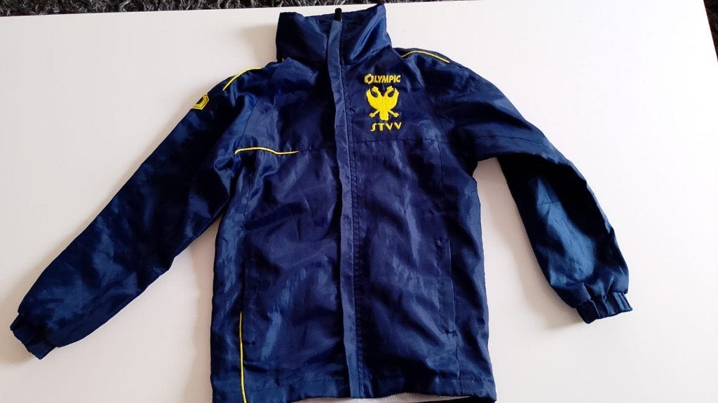 regenjas Olympic STVV Sint Truiden 128, Ophalen of Verzenden