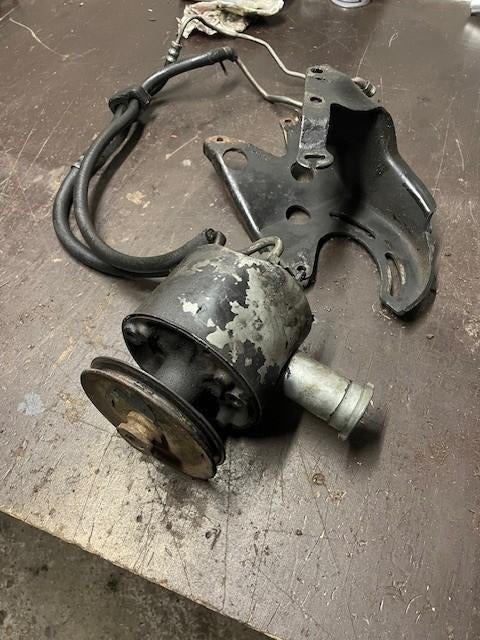 servopomp en houder Mustang 1966, Ophalen, Gebruikt