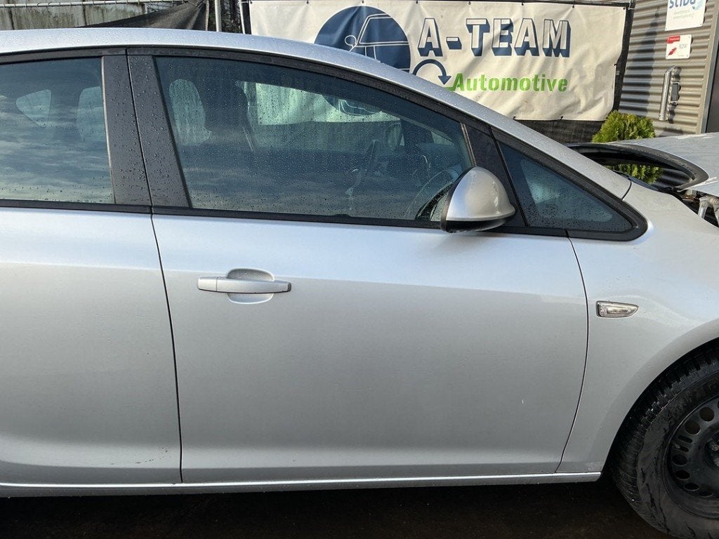 PORTE AVANT DROITE Opel Astra J (PC6 / PD6 / PE6 / PF6), Autos : Pièces & Accessoires, Opel, Opel Automobile GmbH, Utilisé, Porte