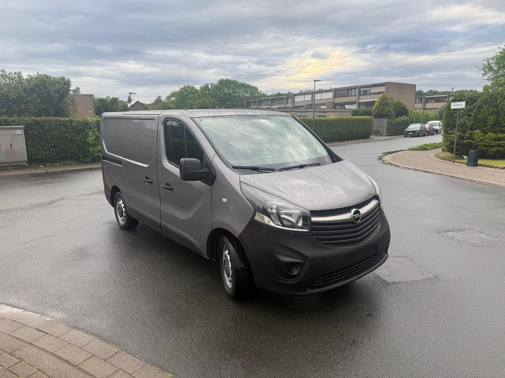 OPEL VIVARO 1.6TDCI 2018 125 000 KM AC NAVI INSPECTION EURO6, Autos, Argent ou Gris, Achat, Euro 6, 3 places
