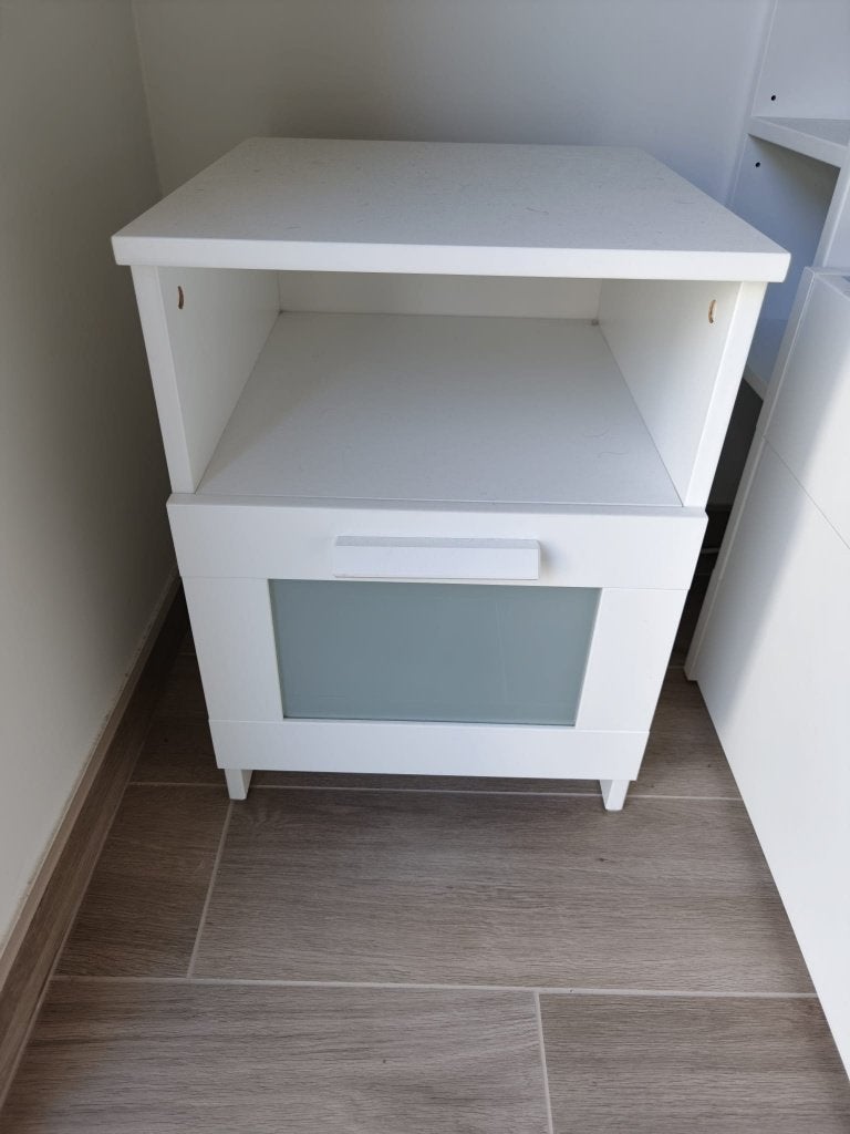 Table de chevet IKEA BRIMNES, Maison & Meubles, Comme neuf, Moins de 45 cm, Enlèvement, 55 à 70 cm