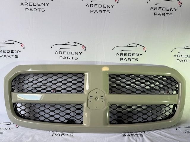 Dodge RAM 1500 Grill Grille Honinggraat 13DSAC0010B, Auto-onderdelen, Gebruikt, -, -, Ophalen of Verzenden
