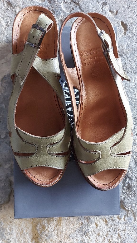 kaki open schoen - nieuwe staat - maat 36, Kleding | Dames, Schoenen, ANDERE, Ophalen of Verzenden, Zo goed als nieuw, Schoenen met hoge hakken