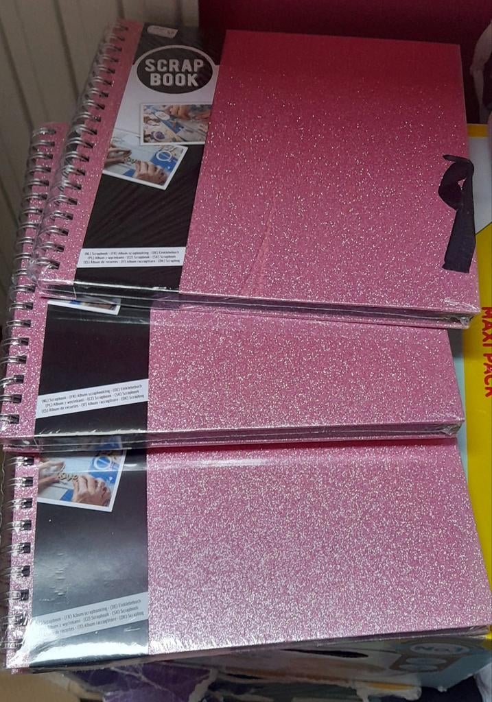 3 nieuwe scraps books, Ophalen of Verzenden, Zo goed als nieuw, Schoenen