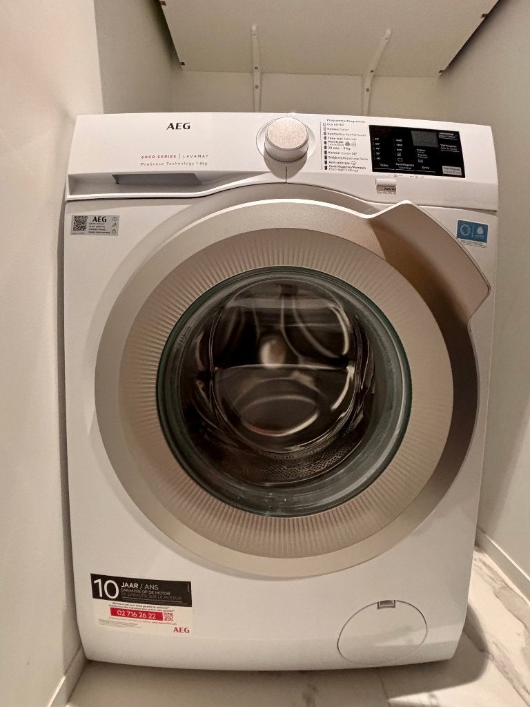 AEG LF62CB86 ProSense wasmachine – als nieuw, 1200 à 1600 tours, Comme neuf, Chargeur frontal, Enlèvement