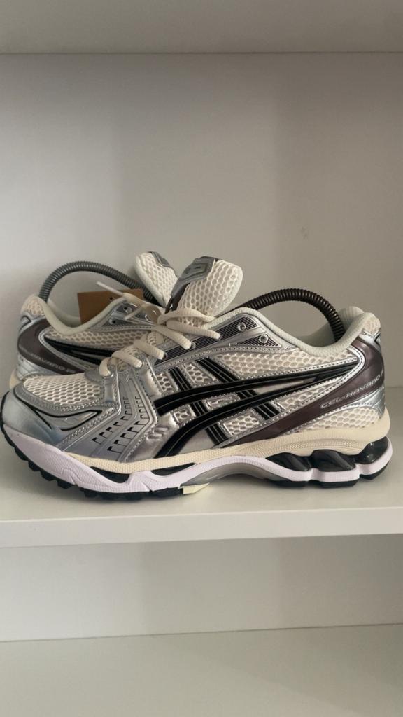 Asics gel kayano 14    42, Neuf, Enlèvement ou Envoi, Autres sports, Asics