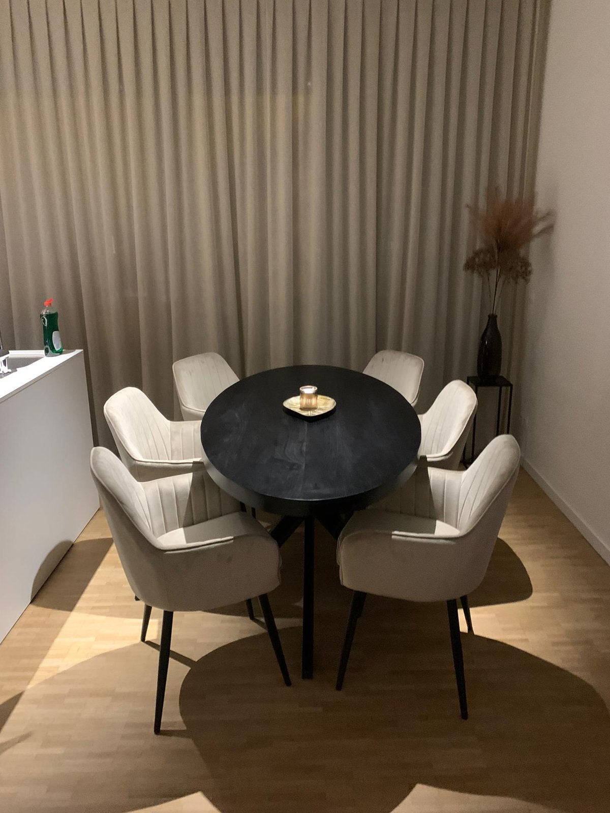 Eettafel + 6 beige velvet stoelen + salontafel – Mango hout, Ophalen