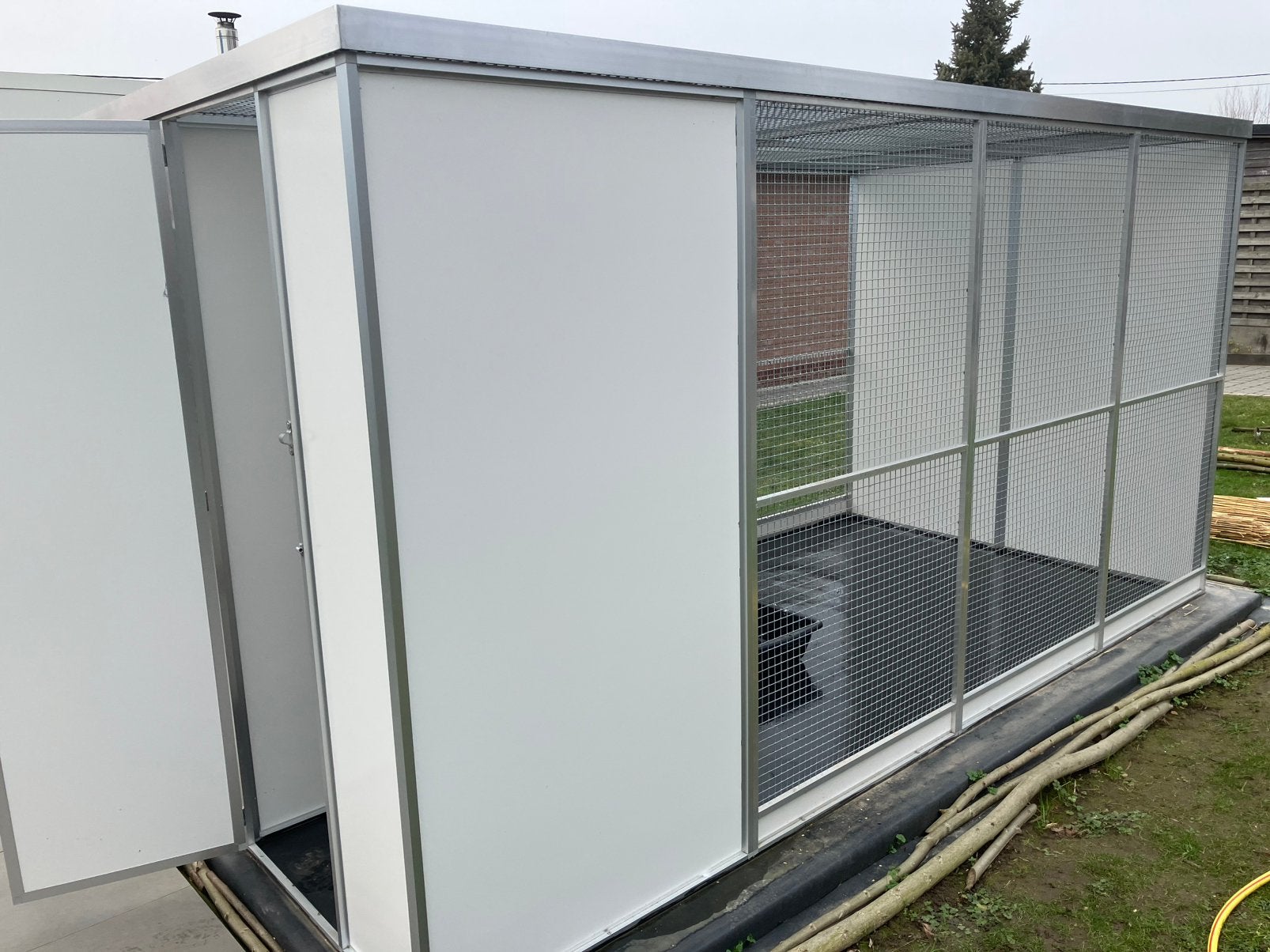 Vogelkooi / volière, Dieren en Toebehoren, Ophalen, Zo goed als nieuw, Aluminium, Volière