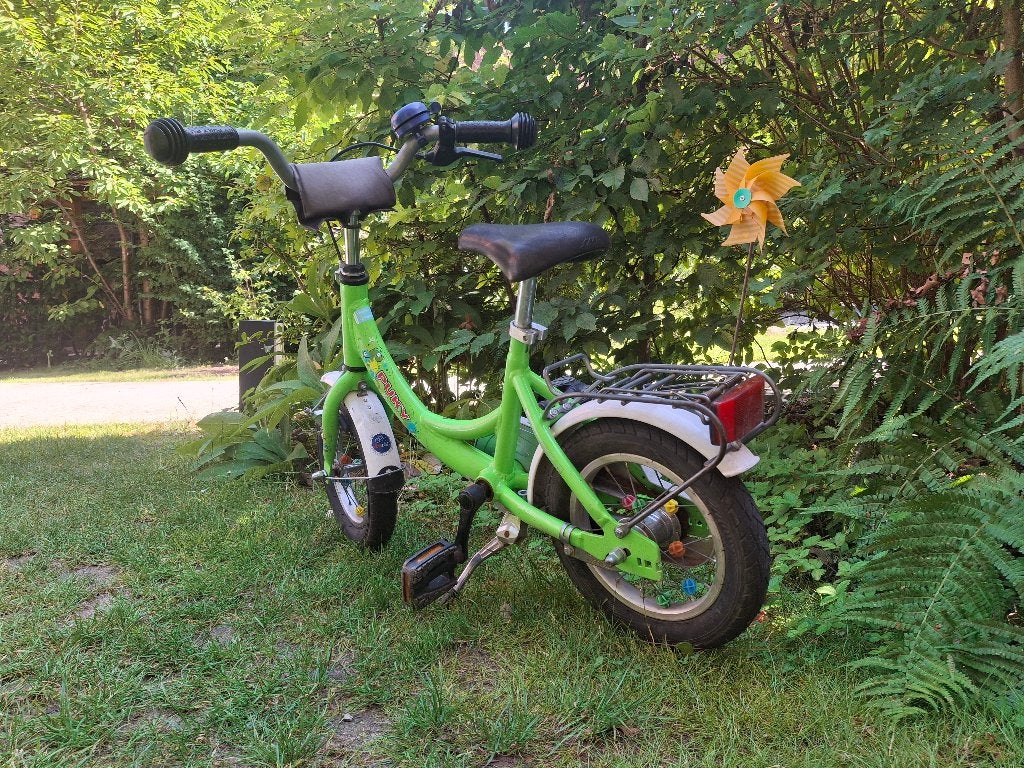 Groene Puky (12 inch), Fietsen en Brommers, Ophalen, Terugtraprem, Zijwieltjes, Gebruikt