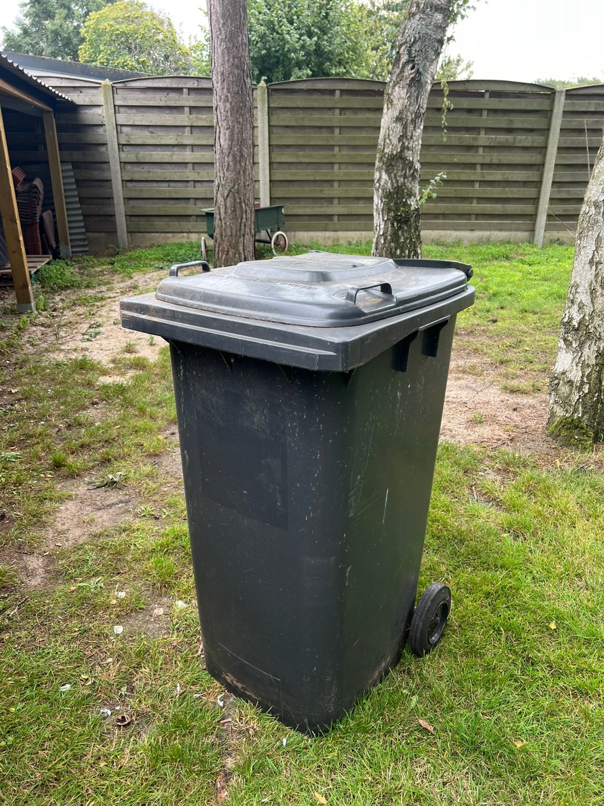 Afval container, Ophalen, Zo goed als nieuw