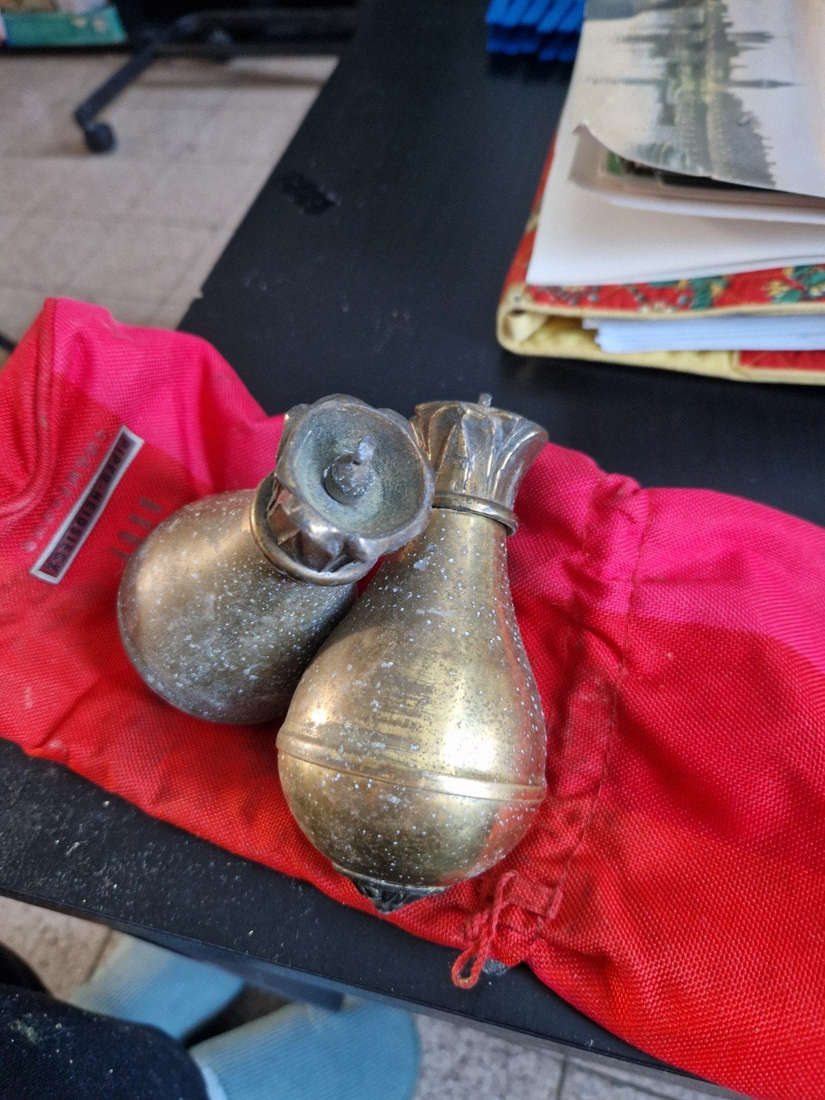 paires de poids ancien  en laiton pour horloge, Antiquités & Art, Enlèvement ou Envoi
