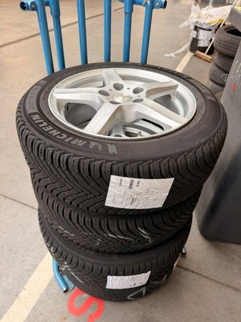 4 jantes alu  + pneus hiver Michelin Toyota Auris / Corolla, Autos : Pièces & Accessoires, Pneus hiver, 16 pouces, Véhicule de tourisme