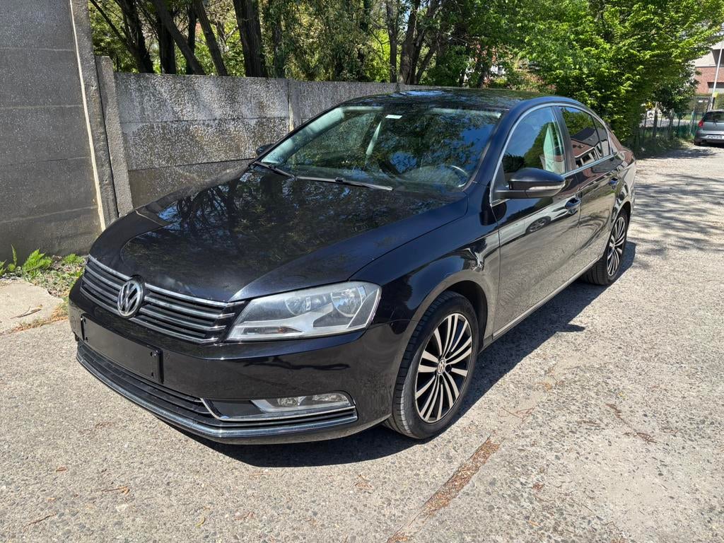 VOLKSWAGEN PASSAT 1.4 ESSENCE, 90 kW, Achat, 4 portes, Entreprise