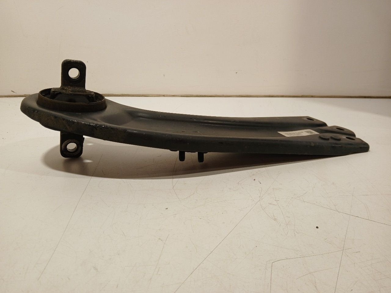 Draagarm links achter Hyundai Tucson, Onderdelen@venauto.nl, Van der Ven Autorecycling B.V., Ettenseweg 76, 4706 PB Roosendaal, The Netherlands