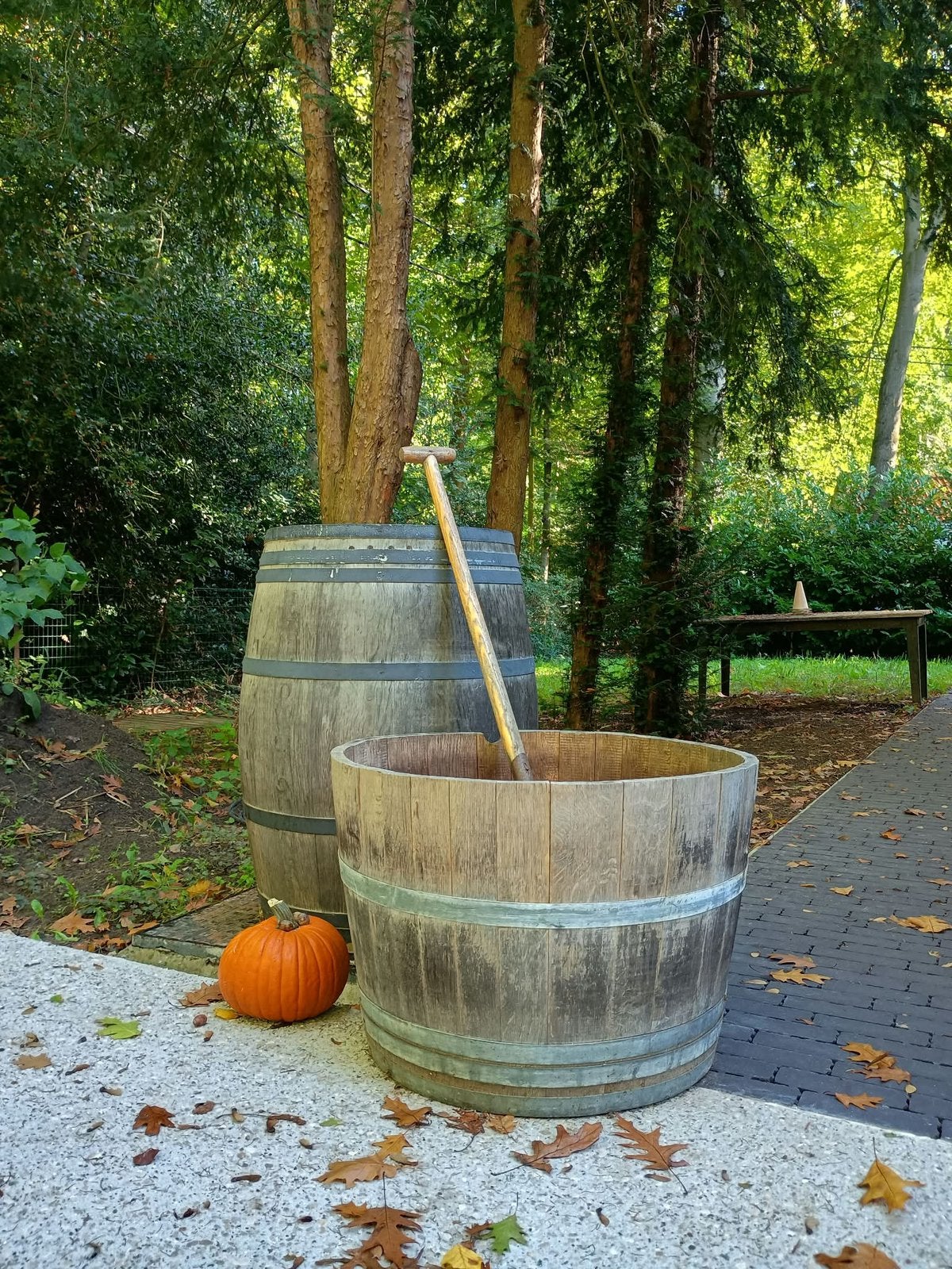 Houten wijntonnen. 1 hele en 1 halve., Tuin en Terras, Ophalen, Zo goed als nieuw