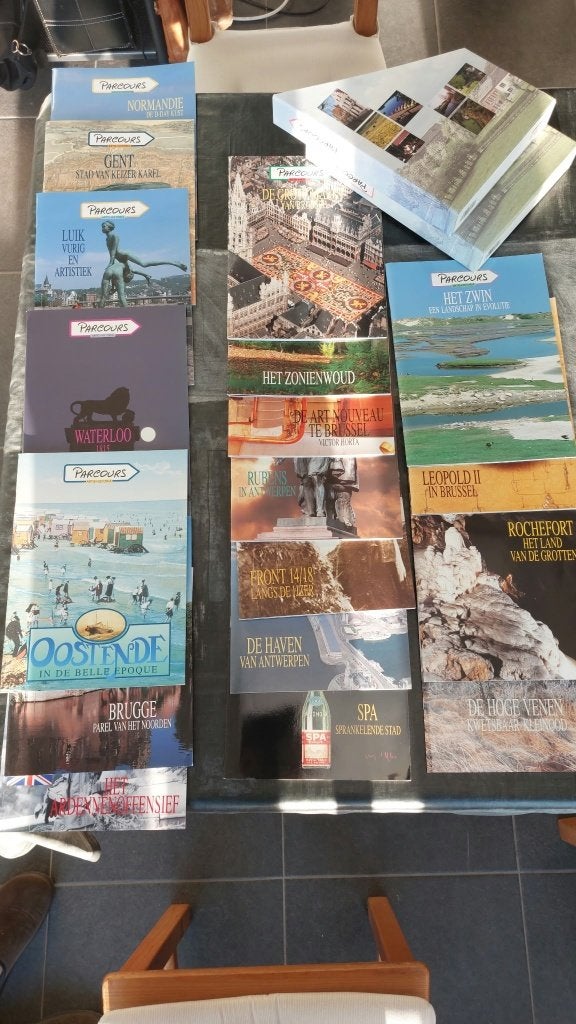 18 ARTIS HISTORIA PARCOURS BOEKEN, Ophalen, Zo goed als nieuw