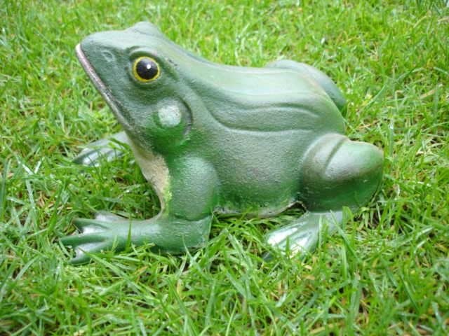 grenouille en fonte pat de ces couleurs, Jardin & Terrasse, Enlèvement ou Envoi, Neuf, Métal, Animal