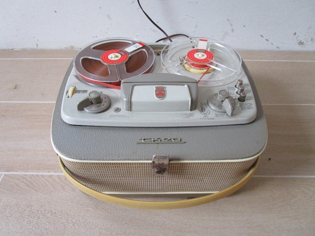 Perfect spelende Grundig TK-20 met eigen geluid, Audio, Tv en Foto, Bandrecorder, Ophalen of Verzenden, Bandrecorder, Met stofkap