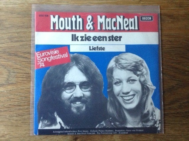 single mouth & macneal, 7 inch, Ophalen of Verzenden, Beschermende buitenhoes, Nederlandstalig